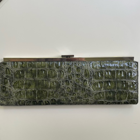 Green Clutch - Picture 1 of 4